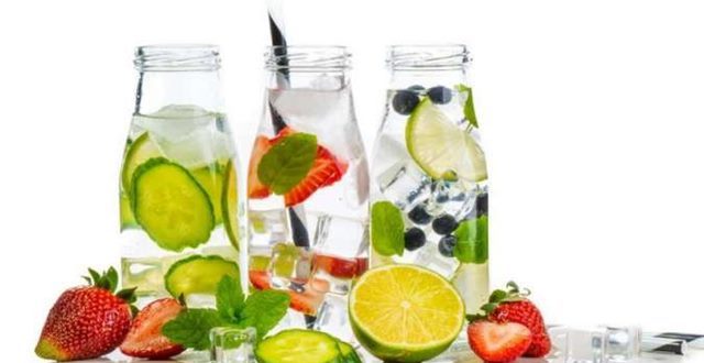 Minuman sehat infused water
