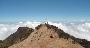 Puncak Gunung Lawu